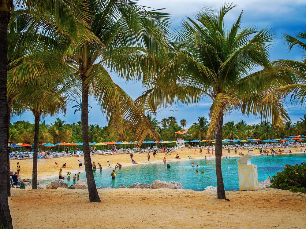  Read more about this photo in the earlier post The Family Beach at Castaway Cay.