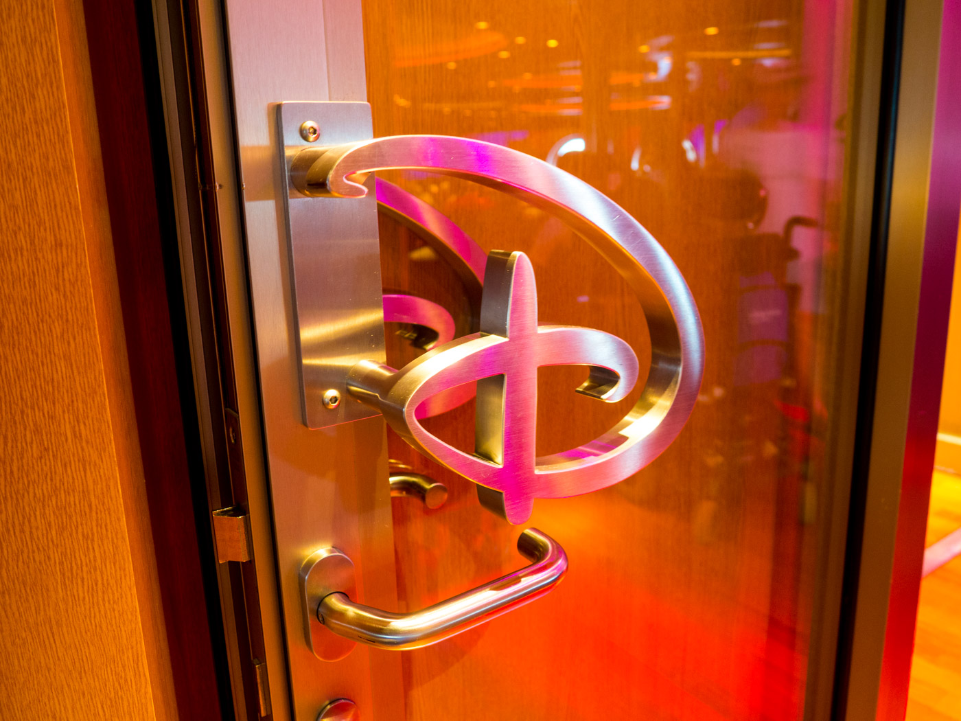 Those are some of the coolest door handles. But what does the D stand for? Hmm.