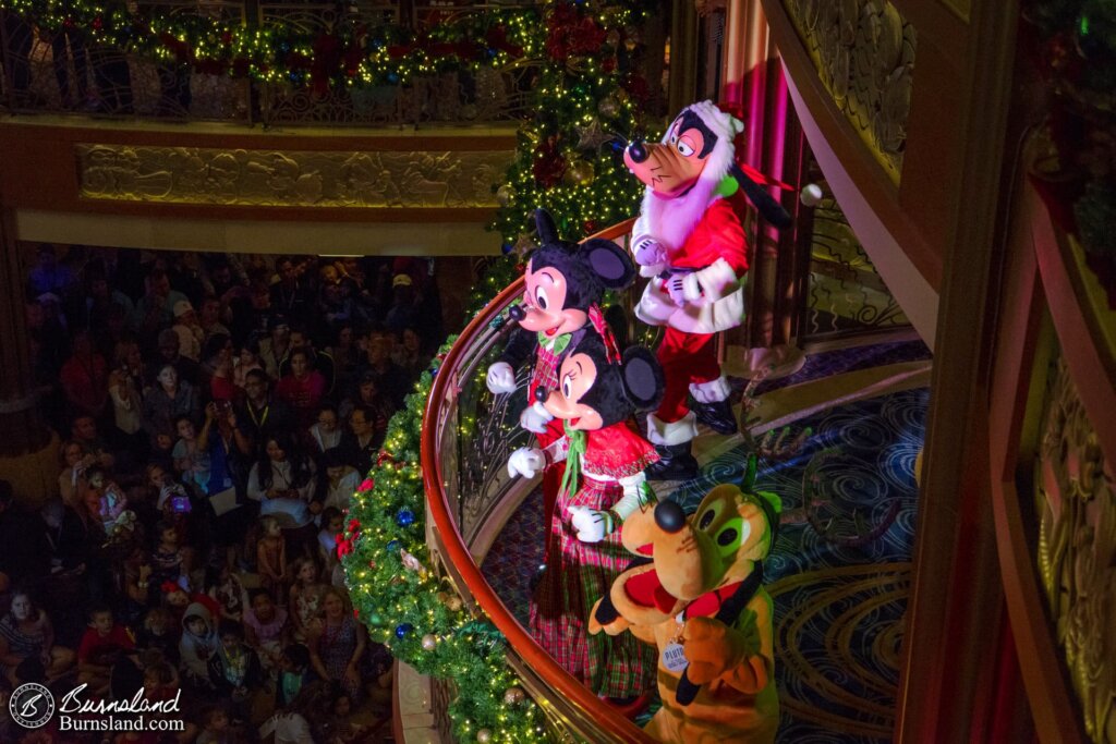 Christmas Characters: Goofy, Mickey, Minnie, Pluto