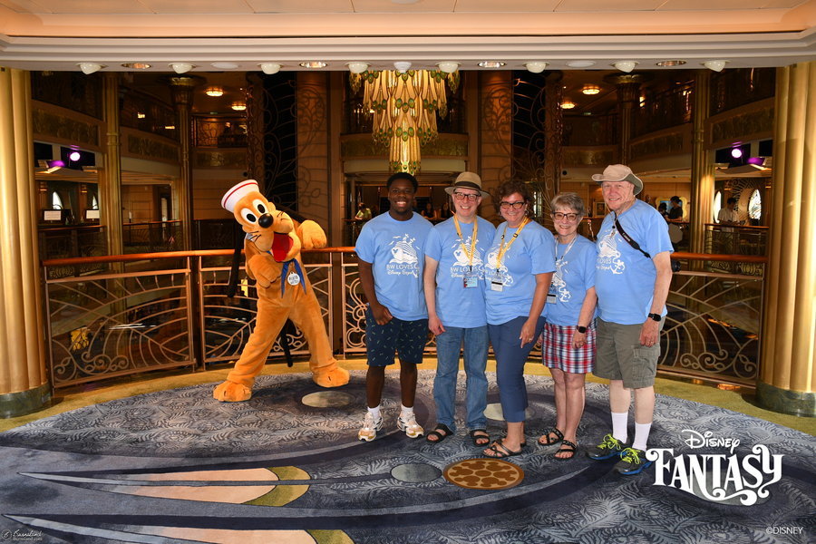 A photo with Pluto by the ship photographers…