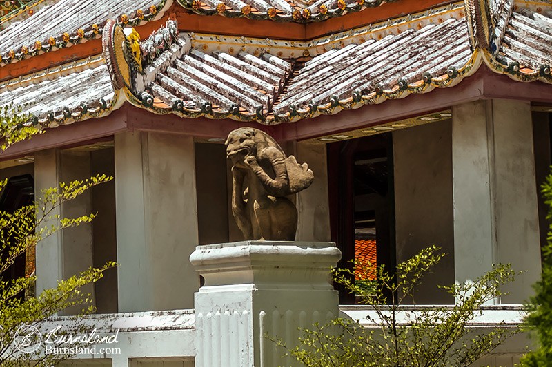 Colorful Buildings at Wat Pho in Bangkok-detail