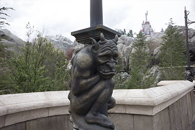 Gargoyle Light Pole 20140510-400-original