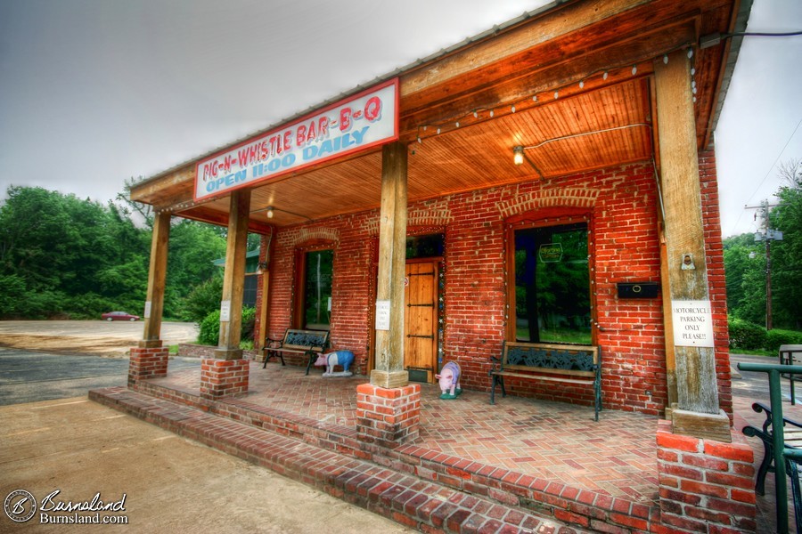 Pig-N-Whistle Bar-B-Q in Kerrville, Tennessee, just north of Memphis