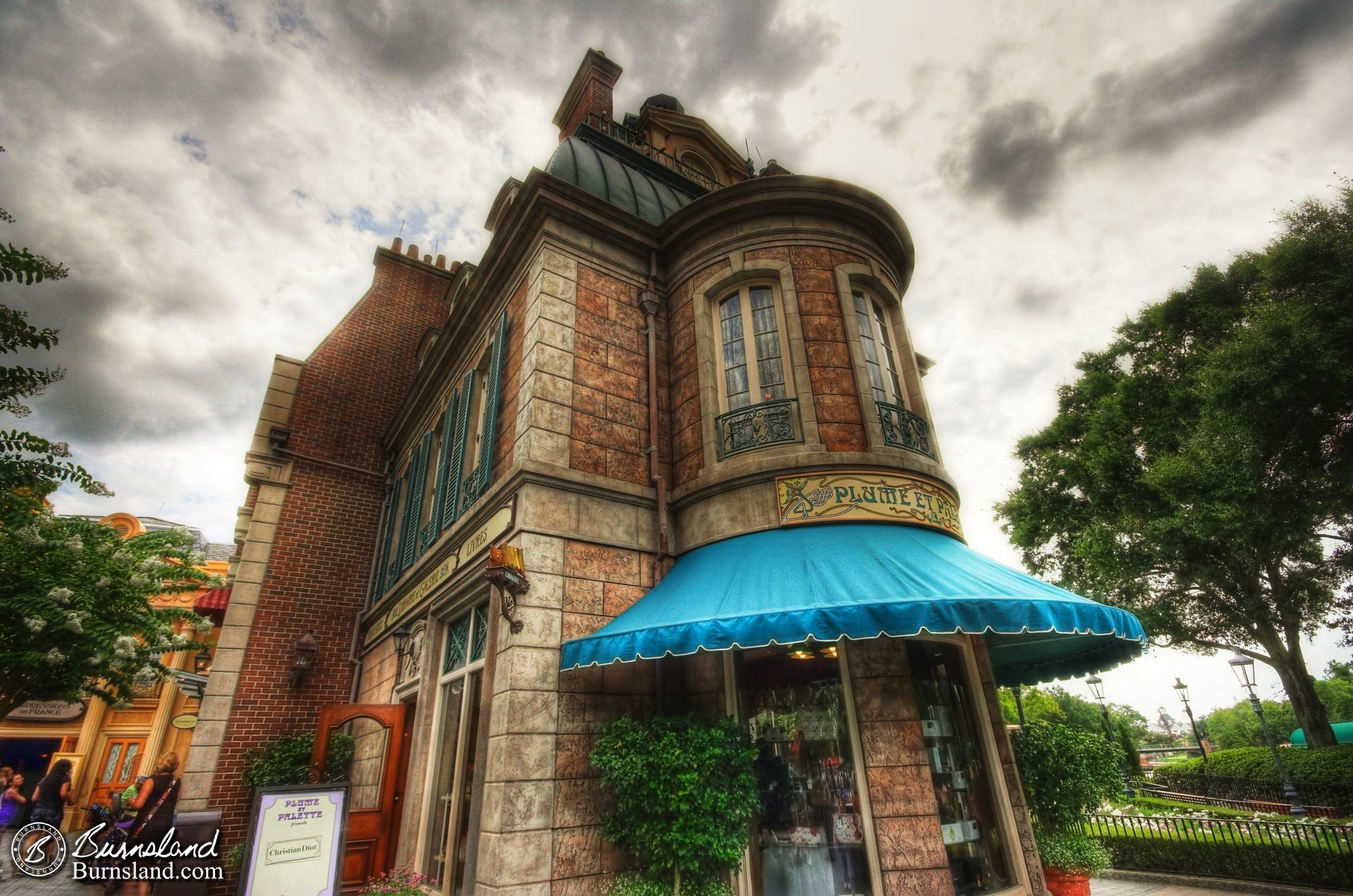 Plume et Palette in France in Epcot at Walt Disney World