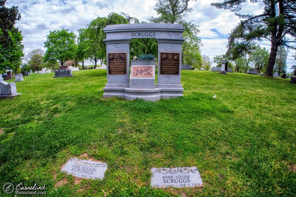 Earl Scruggs grave in Nashville