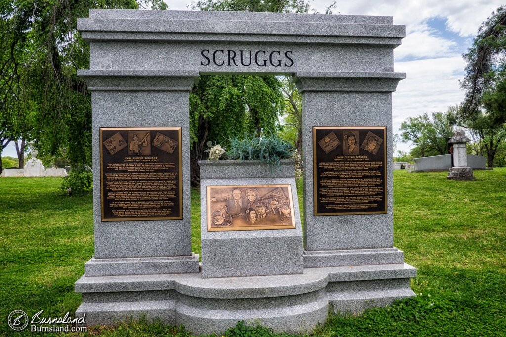 Earl Scruggs Grave in Nashville