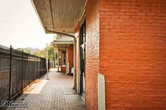 Mammoth Spring Train Depot platform