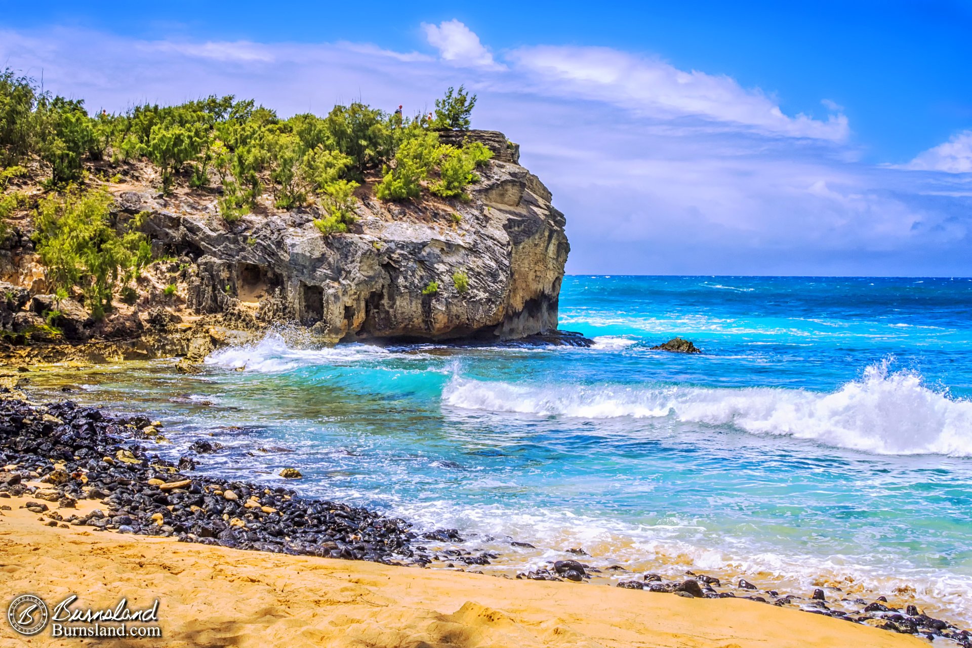 Shipwreck Beach at the island of Kaua’i in Hawai’i